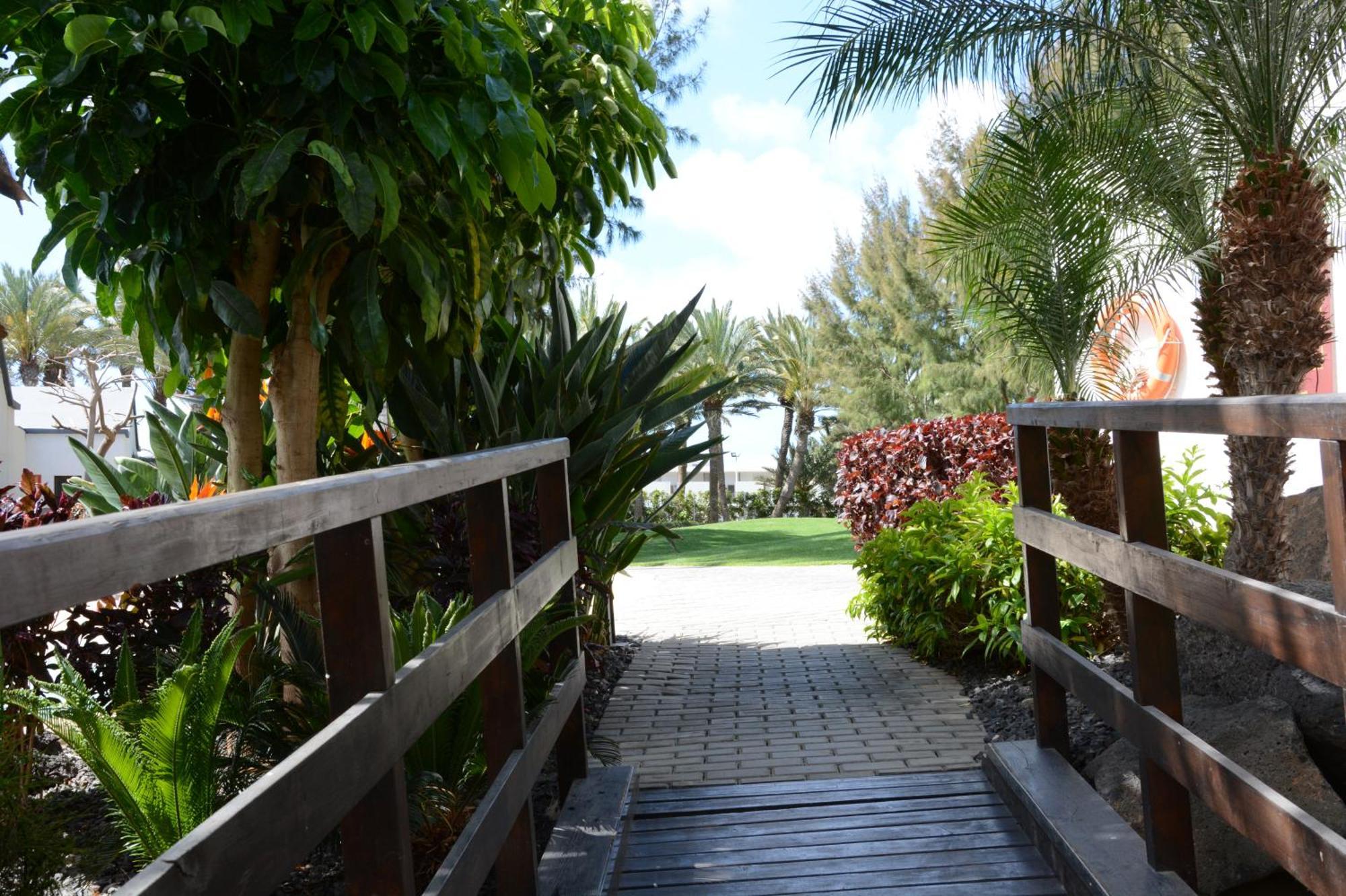 R2 Romantic Fantasia - Adults Only Hotel